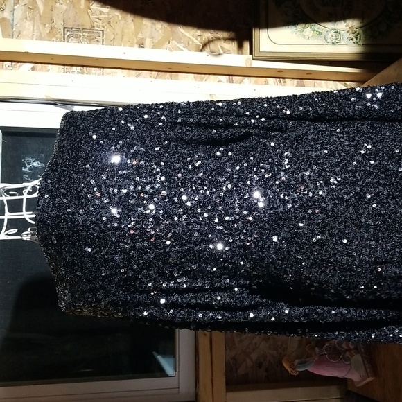 Mint & Major black sequined dress. Size small - Picture 6 of 9